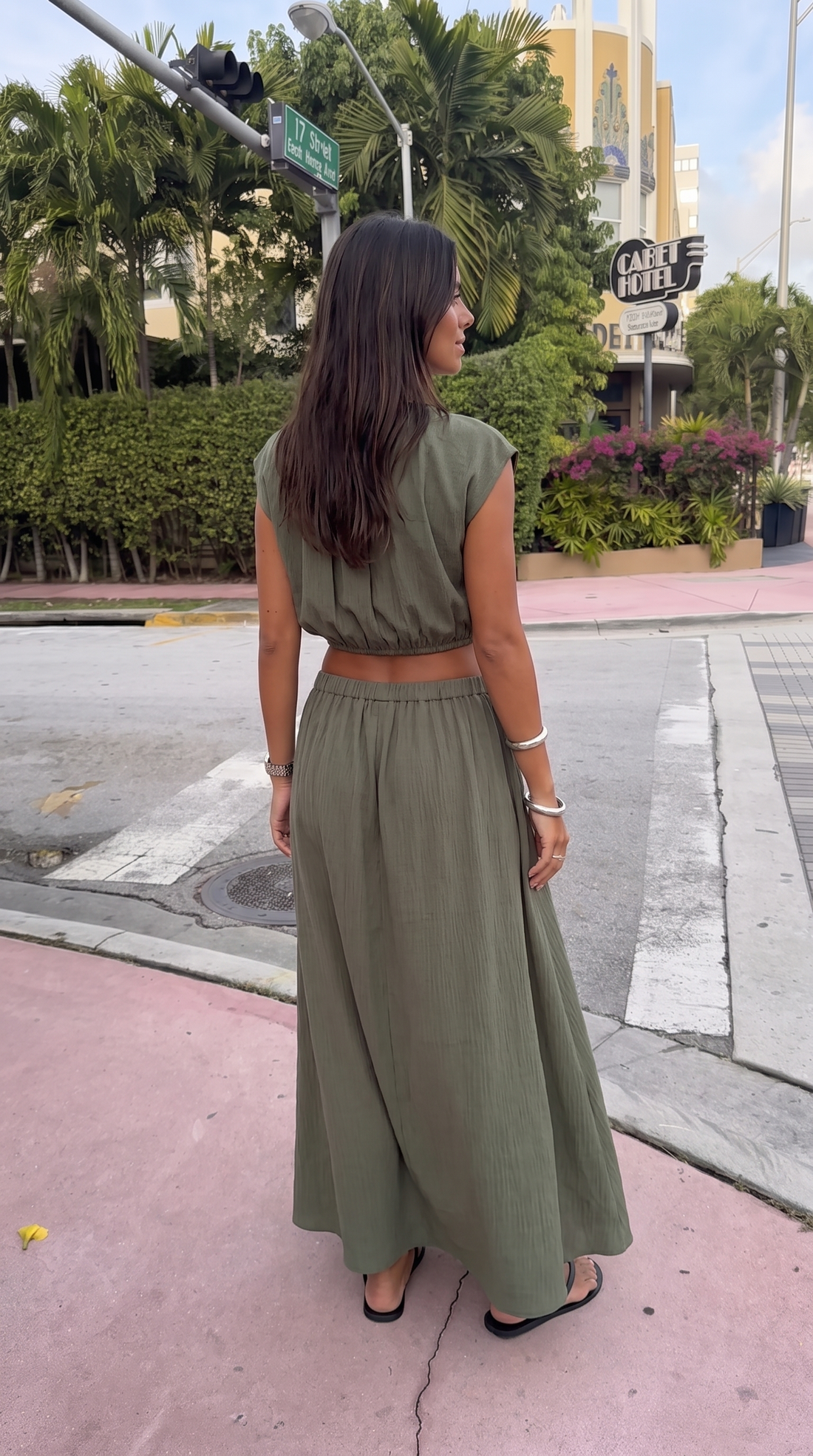Ensemble Micaela kaki